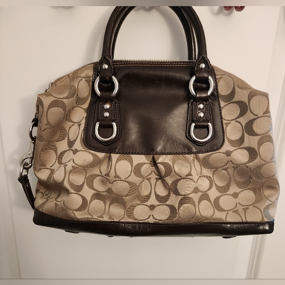 Coach Bag - Picture 2 of 6